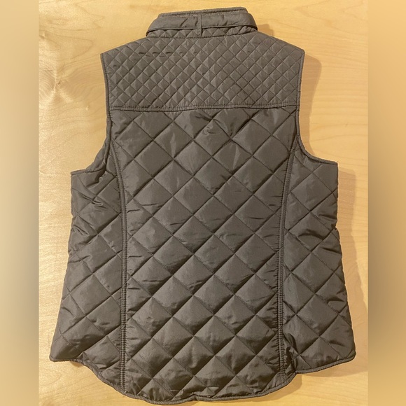 Crown & Ivy Black Quilted Vest with Gold Zipper XL (QL) - Picture 7 of 8